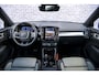 Volvo XC40 2.0 B4 Plus Dark | Trekhaak | 19"| Adaptieve cruise control | Elektrisch verstelbare bestuurderstoel | Blis | Stoel/stuurverwarming |