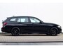 BMW 3-Serie Touring 330e xDrive | Pano | Trekhaak | Camera