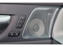 Volvo XC60 T6 Recharge AWD Plus Black Edition - LONG RANGE - Luchtvering - Panorama/schuifdak - IntelliSafe Assist & Surround - 360º Camera - Adaptieve LED koplampen - Verwarmde voorstoelen, stuur & achterbank - Parkeersensoren voor & achter - Elektr. bedienb. voorstoelen met geheugen - Draadloze tel. lader - Extra getint glas - Elektr. inklapbare trekhaak - 21' LMV