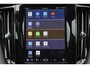 Volvo XC60 T6 Recharge AWD Plus Black Edition - LONG RANGE - Luchtvering - Panorama/schuifdak - IntelliSafe Assist & Surround - 360º Camera - Adaptieve LED koplampen - Verwarmde voorstoelen, stuur & achterbank - Parkeersensoren voor & achter - Elektr. bedienb. voorstoelen met geheugen - Draadloze tel. lader - Extra getint glas - Elektr. inklapbare trekhaak - 21' LMV