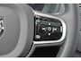 Volvo XC90 T8 Recharge AWD Ultimate Dark - Panorama/schuifdak - IntelliSafe Assist & Surround - 360º Camera - Bowers & Wilkins audio - Adaptieve LED koplampen - Verwarmde voorstoelen, stuur & achterbank - Parkeersensoren voor & achter - Elektr. bedienb. voorstoelen met geheugen - Head up display - Draadloze tel. lader - Extra getint glas - 22' LMV