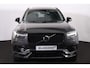 Volvo XC90 T8 Recharge AWD Ultimate Dark - Panorama/schuifdak - IntelliSafe Assist & Surround - 360º Camera - Bowers & Wilkins audio - Adaptieve LED koplampen - Verwarmde voorstoelen, stuur & achterbank - Parkeersensoren voor & achter - Elektr. bedienb. voorstoelen met geheugen - Head up display - Draadloze tel. lader - Extra getint glas - 22' LMV