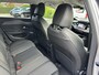 Peugeot 308 SW 1.2 Hybrid 145 PK Automaat Allure hybride Automaat | Navigatie | Climate Control | Adaptieve Cruise Control | Camera | Parkeersensoren | LED Verlichting | 17 Inch Lichtmetalen Velgen | Apple Carplay & Android Auto Draadloos | Zeer Ruime Stationwagen |