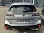 Peugeot 308 SW 1.2 Hybrid 145 PK Automaat Allure hybride Automaat | Navigatie | Climate Control | Adaptieve Cruise Control | Camera | Parkeersensoren | LED Verlichting | 17 Inch Lichtmetalen Velgen | Apple Carplay & Android Auto Draadloos | Zeer Ruime Stationwagen |