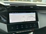 Peugeot 308 SW 1.2 Hybrid 145 PK Automaat Allure hybride Automaat | Navigatie | Climate Control | Adaptieve Cruise Control | Camera | Parkeersensoren | LED Verlichting | 17 Inch Lichtmetalen Velgen | Apple Carplay & Android Auto Draadloos | Zeer Ruime Stationwagen |