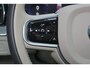 Volvo XC60 T6 Recharge AWD Plus Bright - Panorama/schuifdak - IntelliSafe Assist & Surround - Nappaleder - Stoelverwarming / -ventilatie - Parkeercamera achter - Parkeersensoren voor & achter - Elektr. bedienb. voorstoelen met geheugen - Draadloze tel. lader - Standkachel - 21' LMV