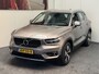 Volvo XC40 1.5 T4 RECHARGE INSCRIPTION AUTOMAAT LEDER NAVIGATIE STOEL EN STUUR VERWARMING CRUISE CONTROL APPLE CARPLAY/ANDROID RIJSTROOKSENSOREN  ACHTERUITRIJCAMERA UITKLAPBARE TREKHAAK ZEER MOOI !! Brgl