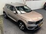 Volvo XC40 1.5 T4 RECHARGE INSCRIPTION AUTOMAAT LEDER NAVIGATIE STOEL EN STUUR VERWARMING CRUISE CONTROL APPLE CARPLAY/ANDROID RIJSTROOKSENSOREN  ACHTERUITRIJCAMERA UITKLAPBARE TREKHAAK ZEER MOOI !! Brgl