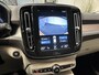 Volvo XC40 1.5 T4 RECHARGE INSCRIPTION AUTOMAAT LEDER NAVIGATIE STOEL EN STUUR VERWARMING CRUISE CONTROL APPLE CARPLAY/ANDROID RIJSTROOKSENSOREN  ACHTERUITRIJCAMERA UITKLAPBARE TREKHAAK ZEER MOOI !! Brgl