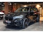 BMW X5 xDrive45e High Executive M-Sportpakket, Sportstoelen Leder met Memory, Black Optic, ACC, Surround View, Spiegel/ Park Ass +, Ambiente/ Connected Pakket, BMW Live Dash, DAB, Luchtvering, Lichtmetalen velgen.