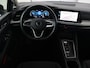 Volkswagen Golf Variant 1.0 eTSI Life | LED | Elektrische Trekhaak | Carplay | Adaptive Cruise | PDC | Navigatie | Sfeerverlichting