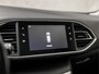 Peugeot 308 SW 1.2 PureTech Sport (PANORAMADAK, APPLE CARPLAY, LEDER, GROOT NAVI, SPORTSTOELEN, PARKEERSENSOREN, TREKHAAK, GETINT GLAS, LANE ASSIST, NIEUWSTAAT)