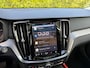 Volvo V60 T8 Plug-in hybrid AWD Ultra Dark | Trekhaak | Panoramadak | Stoel + stuurverwarming | Harman/Kardon |