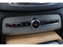 Volvo XC90 T8 Twin Engine 408Pk Aut. | Plug In Hybrid | AWD | Inscription | 7-Persoons | Panoramadak | Luchtvering | Achteruitrijcamera | 21'' | Ember Black