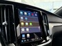 Volvo V60 T6 Plug-in hybrid AWD Plus Dark | Harman Kardon Audio | Trekhaak | Stoel- / Stuurverwarming Voor + Achter | 360 Camera | Adaptive Cruise | Long Range | Google | Carplay | Dodehoekdetectie