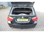 BMW 3-Serie Touring 318i Executive Clima/Cruise/Panodak/Bi-Xenon/Stoelverwarming/Navi/Bluetooth/Leder/PDC/RadioCD.AUX/18"LM/Isofix