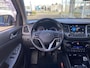 Hyundai Tucson 1.6 T-GDi Comfort / NL-Auto / 1e-Eigenaar / 177 PK / Cruise-Control / Climate-Control / Stoelverwarming V+A / Trekhaak / DAB Radio-Bluetooth / Navi / PDC-Achter met Camera / 17'' LMV / ENZ.