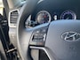 Hyundai Tucson 1.6 T-GDi Comfort / NL-Auto / 1e-Eigenaar / 177 PK / Cruise-Control / Climate-Control / Stoelverwarming V+A / Trekhaak / DAB Radio-Bluetooth / Navi / PDC-Achter met Camera / 17'' LMV / ENZ.