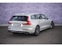 Volvo V60 2.0 T8 Twin Engine AWD Inscription | Adaptieve Cruise Control | Harman Kardon Audio | Parkeercamera | Trekhaak | Dodehoek Detectie | Stoel-/Voorruitverwarming | Nappa Lederen Bekleding + Stoelventilatie en massage |