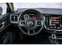 Volvo V60 2.0 T8 Twin Engine AWD Inscription | Adaptieve Cruise Control | Harman Kardon Audio | Parkeercamera | Trekhaak | Dodehoek Detectie | Stoel-/Voorruitverwarming | Nappa Lederen Bekleding + Stoelventilatie en massage |