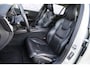 Volvo V60 2.0 T8 Twin Engine AWD Inscription | Adaptieve Cruise Control | Harman Kardon Audio | Parkeercamera | Trekhaak | Dodehoek Detectie | Stoel-/Voorruitverwarming | Nappa Lederen Bekleding + Stoelventilatie en massage |