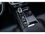 Volvo V60 2.0 T8 Twin Engine AWD Inscription | Adaptieve Cruise Control | Harman Kardon Audio | Parkeercamera | Trekhaak | Dodehoek Detectie | Stoel-/Voorruitverwarming | Nappa Lederen Bekleding + Stoelventilatie en massage |