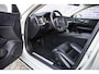 Volvo V60 2.0 T8 Twin Engine AWD Inscription | Adaptieve Cruise Control | Harman Kardon Audio | Parkeercamera | Trekhaak | Dodehoek Detectie | Stoel-/Voorruitverwarming | Nappa Lederen Bekleding + Stoelventilatie en massage |