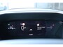 Peugeot 208 HYBRID 110PK GT PACK AUTOMAAT / NAVI / LEDER / CLIMA / PDC / 17" LMV / CAMERA / KEYLESS / ADAPT. CRUISECONTROL / I-COCKPIT / FULL-LED / 1E EIGENAAR / NIEUWSTAAT !!