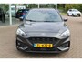Ford Focus Wagon 1.0-125pk EcoBoost ST-Line AUTOMAAT ! Heel erg nette en goed onderhouden Ford Focus ST-Line wagon automaat. Volautm. airco dual, stoel-, stuur- en voorraamverw., camera, trekhaak, navigatie, telefoonvoorb., LM wln, cruise cntrl, skiluik etc., etc....