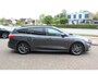 Ford Focus Wagon 1.0-125pk EcoBoost ST-Line AUTOMAAT ! Heel erg nette en goed onderhouden Ford Focus ST-Line wagon automaat. Volautm. airco dual, stoel-, stuur- en voorraamverw., camera, trekhaak, navigatie, telefoonvoorb., LM wln, cruise cntrl, skiluik etc., etc....