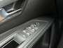 Peugeot 5008 Allure Pack Business, (2023-G2) | 18" lichtmetalen velgen 'Detroit' | Camera achter | Climate Control met links/rechts gescheiden regeling en uitstroomopeningen voor de achterpassagiers