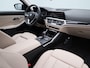 BMW 3-Serie Touring 318i Sport Line | Automaat | Apple CarPlay / Android Auto | Panoramadak | Oyster Leer | Stoelverwaming | Virtual Cockpit | Climate Control | Navigatie | Lichtmetalen Velgen |