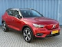 Volvo XC40 Recharge P8 AWD R-Design Trekhaak wegklapbaar | Panoramisch schuif/kanteldak | 19" LM velgen | Getinte ramen achter | Airco | Navigatie |