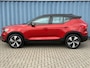 Volvo XC40 Recharge P8 AWD R-Design Trekhaak wegklapbaar | Panoramisch schuif/kanteldak | 19" LM velgen | Getinte ramen achter | Airco | Navigatie |