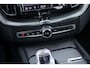 Volvo XC60 2.0 T6 Plug-in hybrid AWD Plus Black Edition | Adaptieve Cruise Control | Panoramadak | Harman Kardon Audio | 360° Parkeercamera | Stoel-/Stuurverwarming | Dodehoek Detectie |