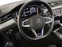 Volkswagen Passat Variant 1.4 TSI PHEV GTE Business 218 pk Automaat (DSG) | Navigatie | Panoramadak | Parkeersensoren (Park assist) | Achteruitrijcamera | Matrix LED koplampen | Stoelverwarming |