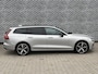 Volvo V60 2.0 T6 Plug-in hybrid AWD Plus Dark | Adaptieve Cruise Control | 360 Parkeercamera | 19" Lichtmetalen Velgen | Stoel-/Stuurverwarming | Harman Kardon Audio | Trekhaak | Sportstoelen |