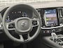 Volvo V60 2.0 T6 Plug-in hybrid AWD Plus Dark | Adaptieve Cruise Control | 360 Parkeercamera | 19" Lichtmetalen Velgen | Stoel-/Stuurverwarming | Harman Kardon Audio | Trekhaak | Sportstoelen |