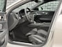 Volvo V60 2.0 T6 Plug-in hybrid AWD Plus Dark | Adaptieve Cruise Control | 360 Parkeercamera | 19" Lichtmetalen Velgen | Stoel-/Stuurverwarming | Harman Kardon Audio | Trekhaak | Sportstoelen |