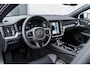 Volvo V60 2.0 T6 Plug-in hybrid AWD Plus Dark | Adaptieve Cruise Control | 360 Parkeercamera | 19" Lichtmetalen Velgen | Stoel-/Stuurverwarming | Harman Kardon Audio | Trekhaak | Sportstoelen |