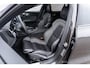 Volvo V60 2.0 T6 Plug-in hybrid AWD Plus Dark | Adaptieve Cruise Control | 360 Parkeercamera | 19" Lichtmetalen Velgen | Stoel-/Stuurverwarming | Harman Kardon Audio | Trekhaak | Sportstoelen |