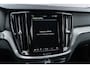 Volvo V60 2.0 T6 Plug-in hybrid AWD Plus Dark | Adaptieve Cruise Control | 360 Parkeercamera | 19" Lichtmetalen Velgen | Stoel-/Stuurverwarming | Harman Kardon Audio | Trekhaak | Sportstoelen |