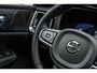 Volvo V60 2.0 T6 Plug-in hybrid AWD Plus Dark | Adaptieve Cruise Control | 360 Parkeercamera | 19" Lichtmetalen Velgen | Stoel-/Stuurverwarming | Harman Kardon Audio | Trekhaak | Sportstoelen |