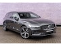 Volvo V60 2.0 T6 Plug-in hybrid AWD Plus Dark | Adaptieve Cruise Control | 360 Parkeercamera | 19" Lichtmetalen Velgen | Stoel-/Stuurverwarming | Harman Kardon Audio | Trekhaak | Sportstoelen |