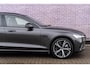 Volvo V60 2.0 T6 Plug-in hybrid AWD Plus Dark | Adaptieve Cruise Control | 360 Parkeercamera | 19" Lichtmetalen Velgen | Stoel-/Stuurverwarming | Harman Kardon Audio | Trekhaak | Sportstoelen |