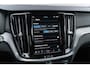 Volvo V60 2.0 T6 Plug-in hybrid AWD Plus Dark | Adaptieve Cruise Control | 360 Parkeercamera | 19" Lichtmetalen Velgen | Stoel-/Stuurverwarming | Harman Kardon Audio | Trekhaak | Sportstoelen |