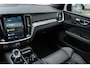 Volvo V60 2.0 T6 Plug-in hybrid AWD Plus Dark | Adaptieve Cruise Control | 360 Parkeercamera | 19" Lichtmetalen Velgen | Stoel-/Stuurverwarming | Harman Kardon Audio | Trekhaak | Sportstoelen |