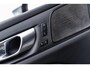 Volvo V60 2.0 T6 Plug-in hybrid AWD Plus Dark | Adaptieve Cruise Control | 360 Parkeercamera | 19" Lichtmetalen Velgen | Stoel-/Stuurverwarming | Harman Kardon Audio | Trekhaak | Sportstoelen |