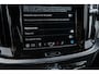 Volvo V60 2.0 T6 Plug-in hybrid AWD Plus Dark | Adaptieve Cruise Control | 360 Parkeercamera | 19" Lichtmetalen Velgen | Stoel-/Stuurverwarming | Harman Kardon Audio | Trekhaak | Sportstoelen |