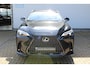 Lexus NX 450h+ AWD Luxury Line | Direct Leverbaar !! | Afneembare trekhaak | Stoel/stuur verwarming | Elektrisch verstelbare stoelen | Achteruitrijcamera | Adaptive cruise controle | Lane assist | Elektrische kofferbakklep | Elektrisch verstelbaar stuurwiel | Navigatie | Apple CarPlay/Android Auto | Keyless entry/start | Parkeersensoren V+A | Virtual cockpit | Dodehoekdetectie |
